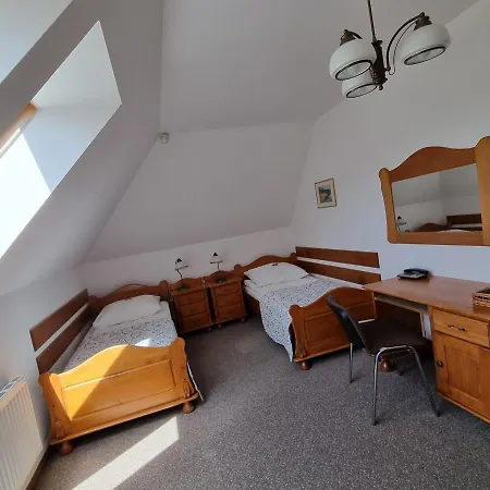 ホテル Karkonosze 3*